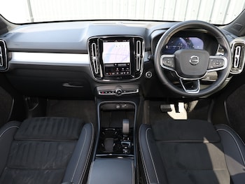 Used Volvo XC40 2025 for sale - 79613911: Photo
