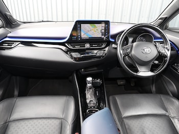Used Toyota C-HR 2018 for sale - 79613933: Photo