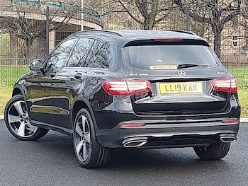 Used Mercedes-Benz GLC 2019 for sale - 77651876: Photo
