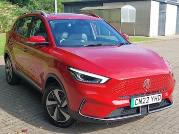 2022 - 130kW Trophy EV 51kWh 5dr Auto