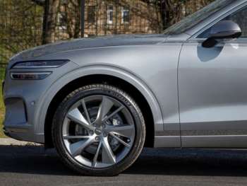 Used Genesis GV70 2025 for sale - 74341845: Photo