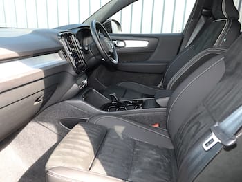 Used Volvo XC40 2025 for sale - 79625153: Photo
