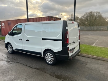 Used Renault Trafic 2018 for sale - 76687394: Photo
