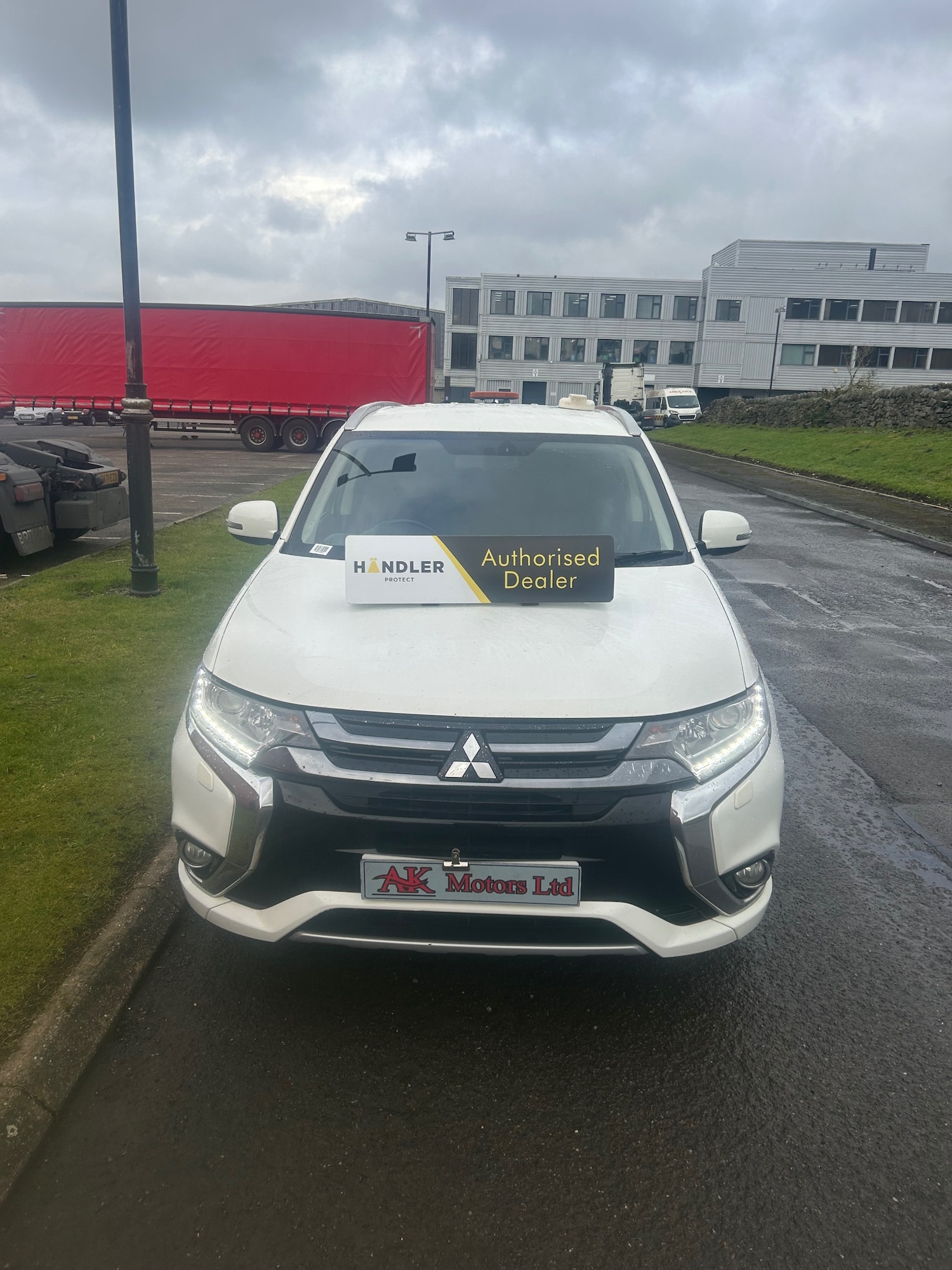 Used Mitsubishi Outlander 2018 for sale - 77303555: Photo 2