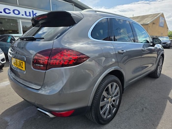 Used Porsche Cayenne 2010 for sale - 79365744: Photo