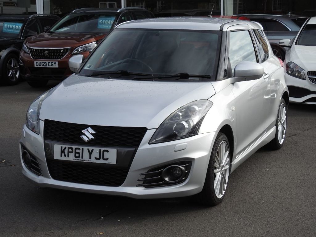 Used Suzuki Swift 2011 for sale - 76170569: Photo 1