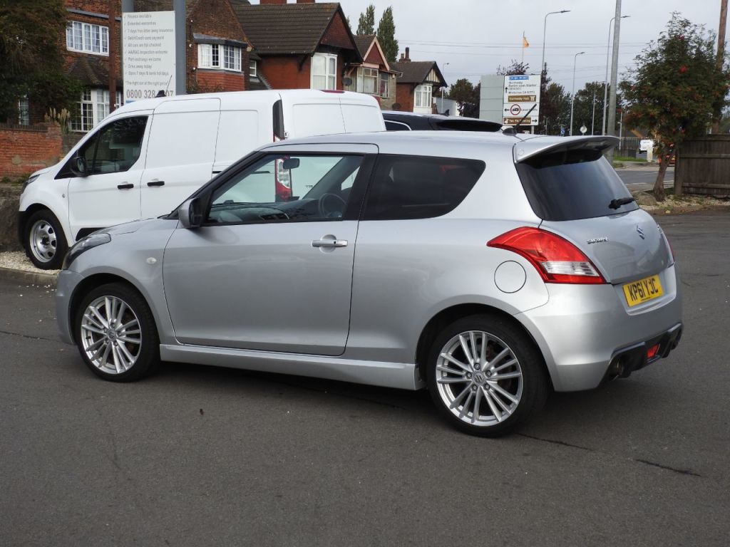 Used Suzuki Swift 2011 for sale - 76170569: Photo 4