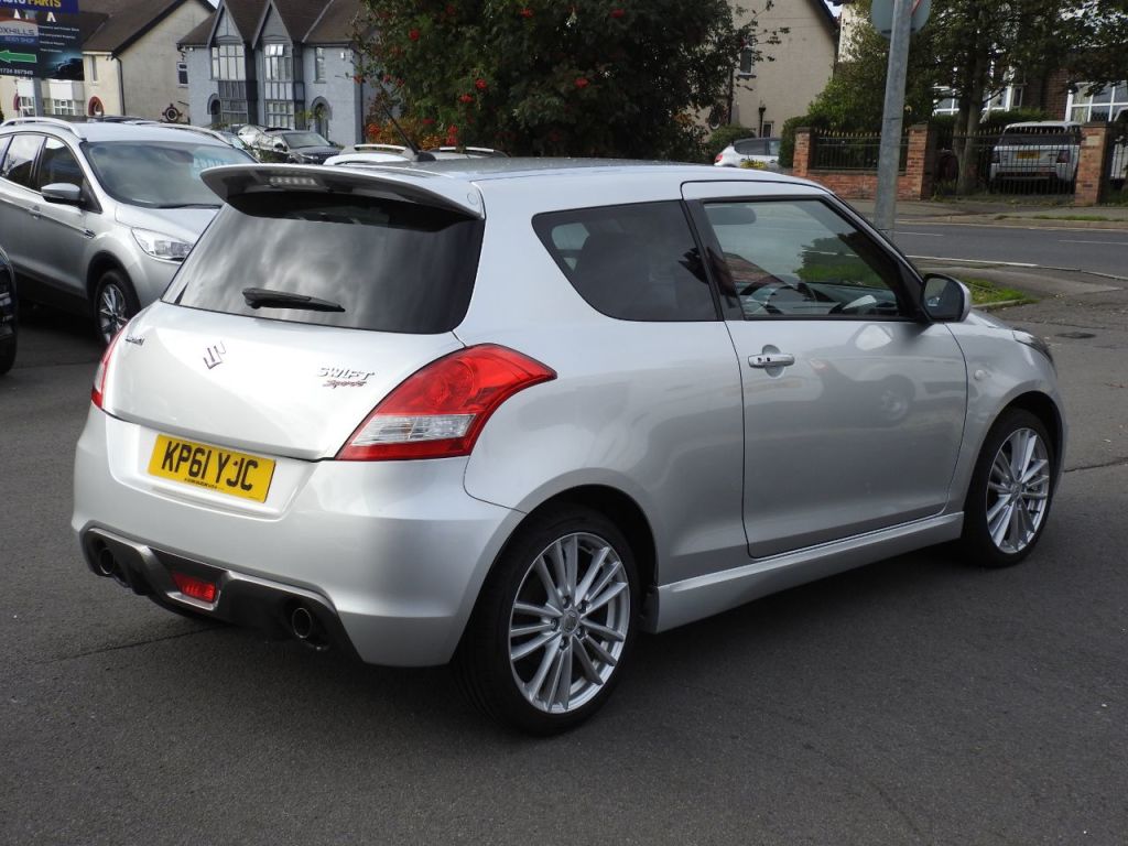 Used Suzuki Swift 2011 for sale - 76170569: Photo 6