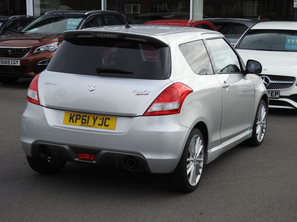 Used Suzuki Swift 2011 for sale - 76170569: Photo 8