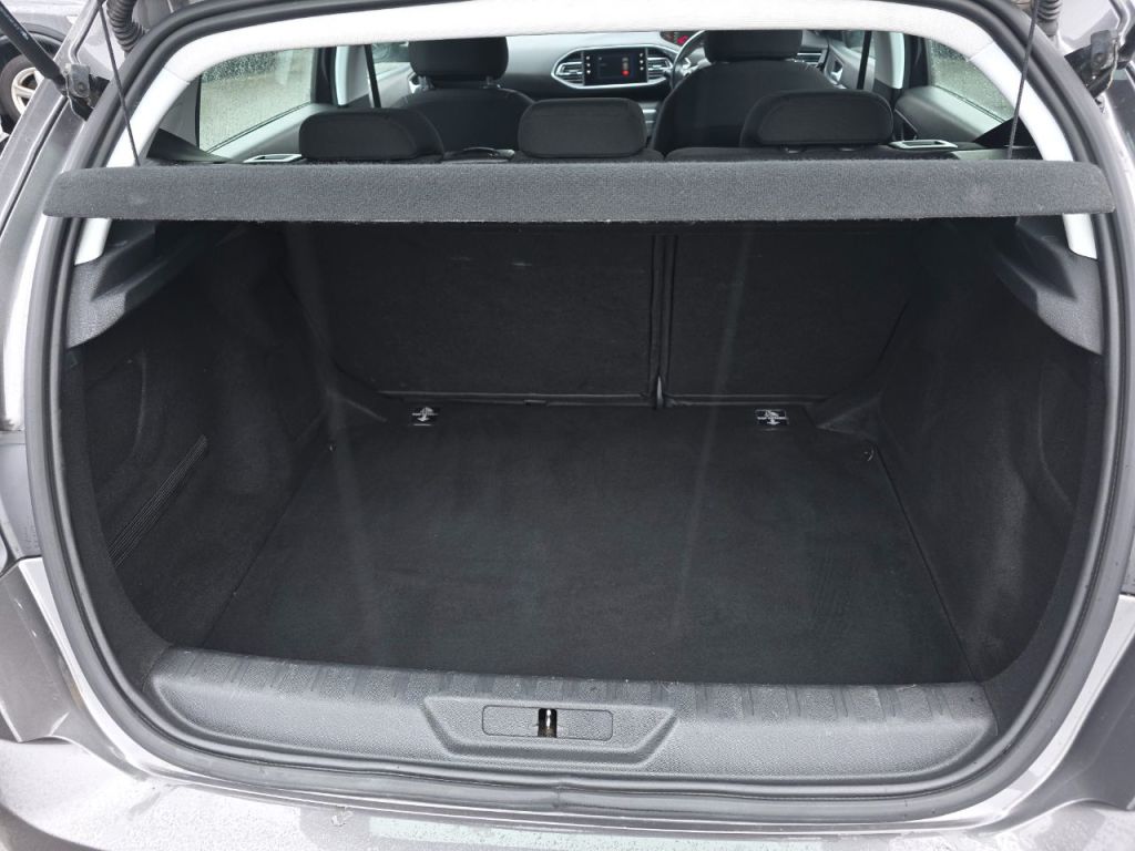 Used Peugeot 308 2018 for sale - 78212328: Photo 15