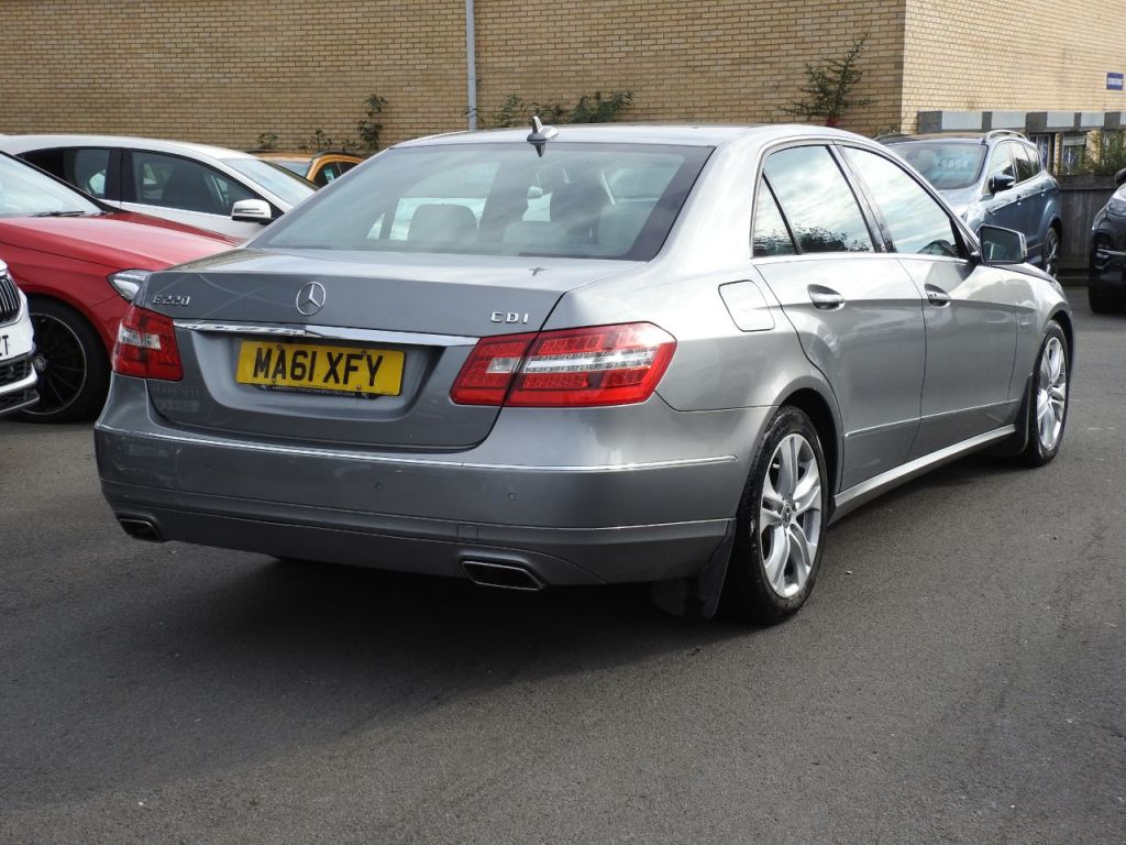 Used Mercedes-Benz E-Class 2011 for sale - 76147246: Photo 11
