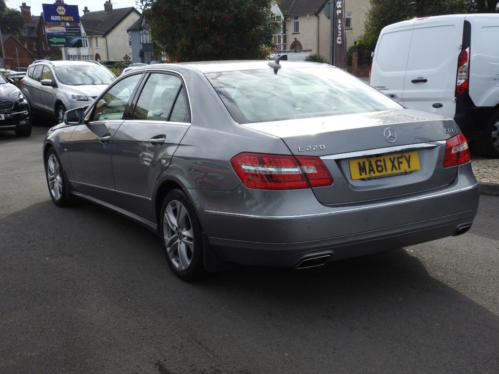 Used Mercedes-Benz E-Class 2011 for sale - 76147246: Photo 13