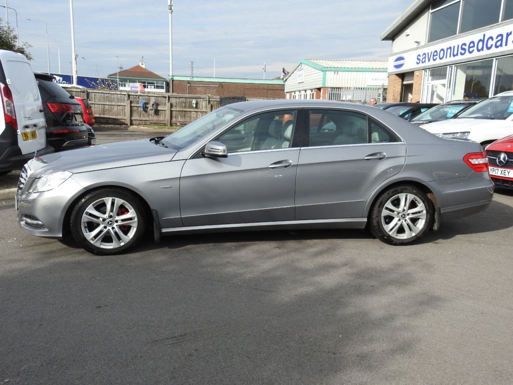 Used Mercedes-Benz E-Class 2011 for sale - 76147246: Photo 3
