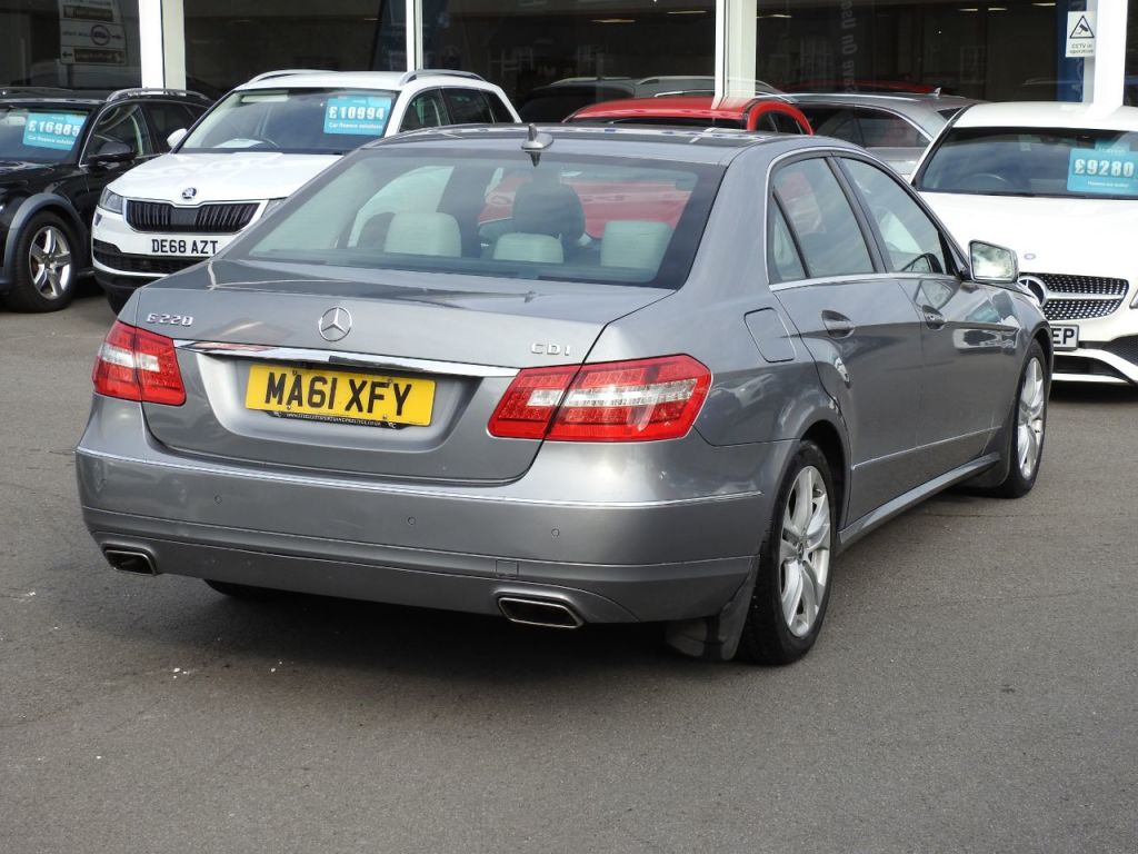 Used Mercedes-Benz E-Class 2011 for sale - 76147246: Photo 6