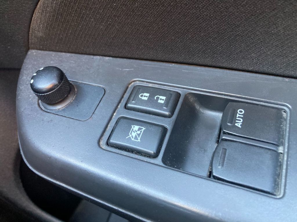 Used Suzuki Swift 2012 for sale - 77937182: Photo 6