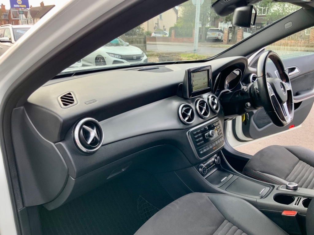 Used Mercedes-Benz GLA 2015 for sale - 76405769: Photo 11