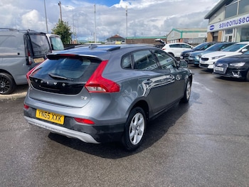 Used Volvo V40 2015 for sale - 79323418: Photo