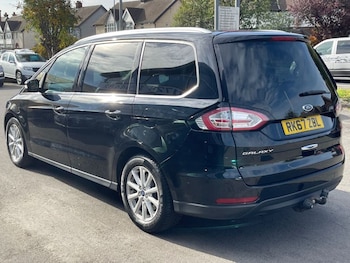 Used Ford Galaxy 2017 for sale - 76252539: Photo 4