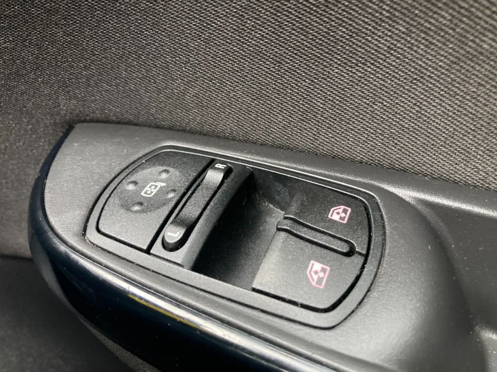 Used Vauxhall Corsa 2018 for sale - 76819861: Photo 7