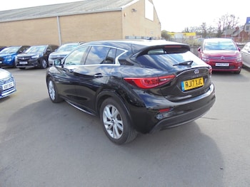 Used Infiniti Q30 2017 for sale - 77719137: Photo