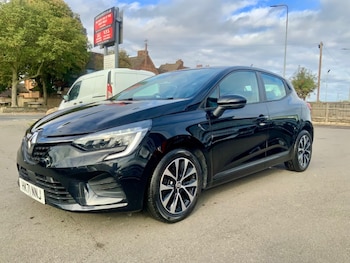 Used Renault Clio 2021 for sale - 76287094: Photo 2
