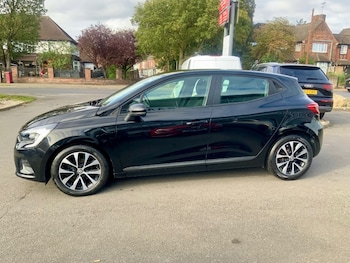 Used Renault Clio 2021 for sale - 76287094: Photo 4
