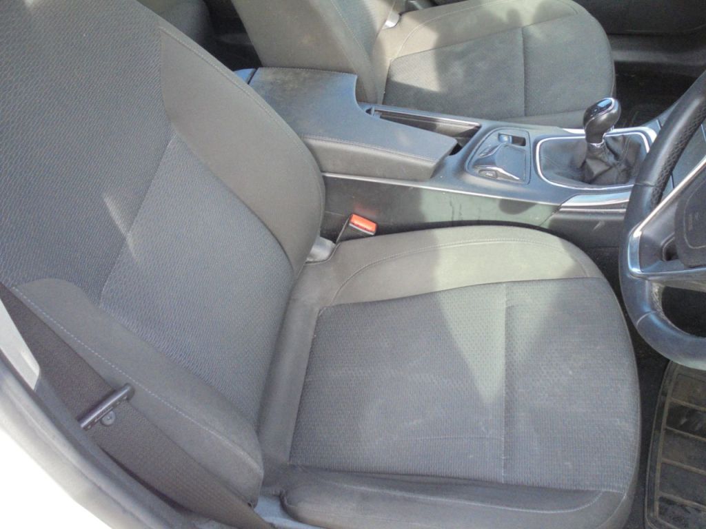 Used Vauxhall Insignia 2015 for sale - 77582569: Photo 8