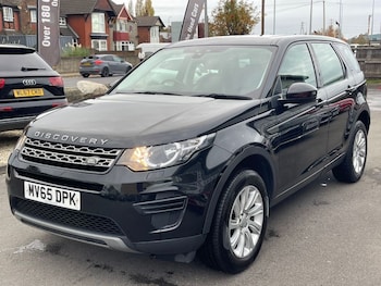 Used Land Rover Discovery Sport 2015 for sale - 76481263: Photo