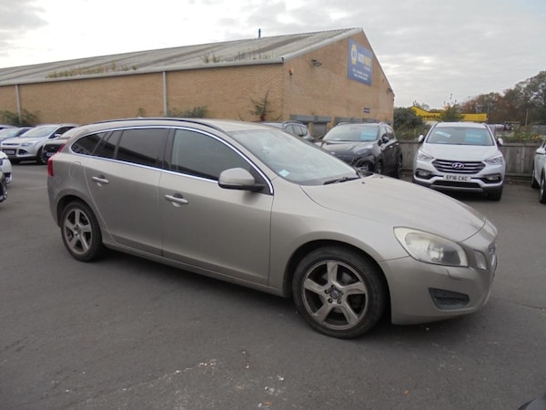 Used Volvo V60 2011 for sale - 76312266: Photo 5