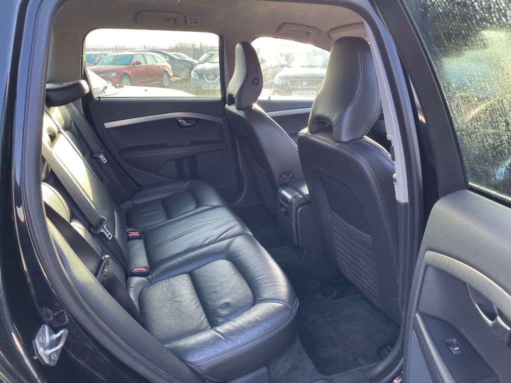 Used Volvo XC70 2013 for sale - 76798595: Photo 11