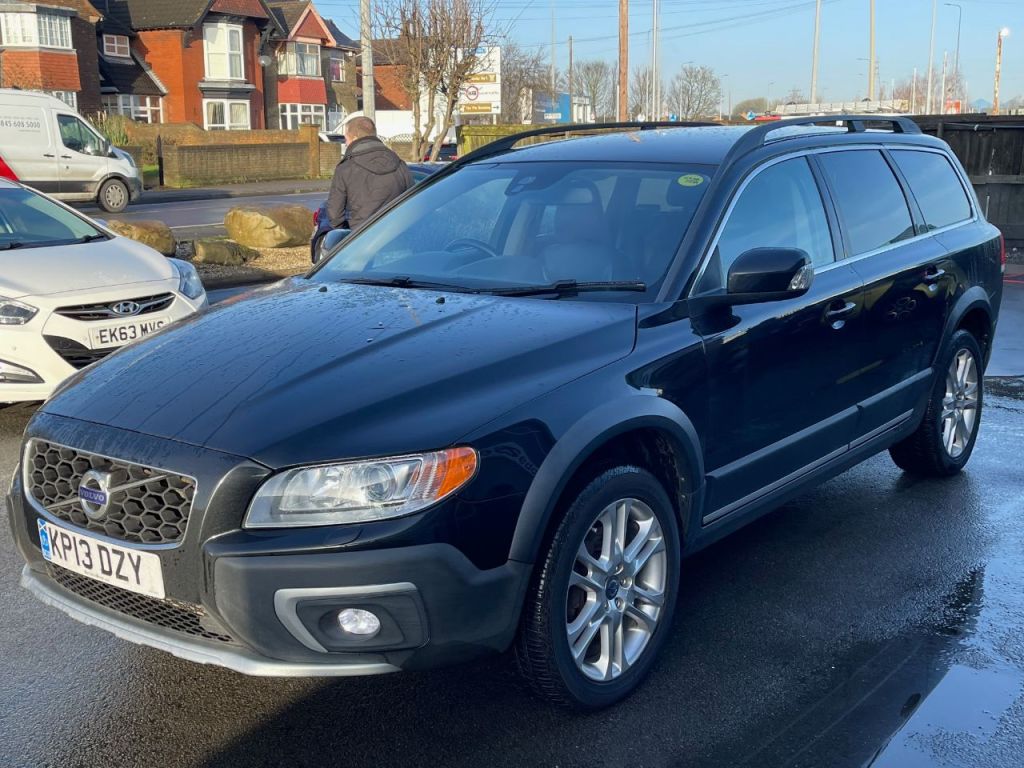 Used Volvo XC70 2013 for sale - 76798595: Photo 3