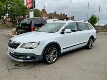 Used Skoda Superb 2014 for sale - 78768313: Photo
