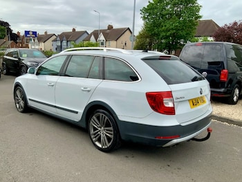 Used Skoda Superb 2014 for sale - 78768313: Photo