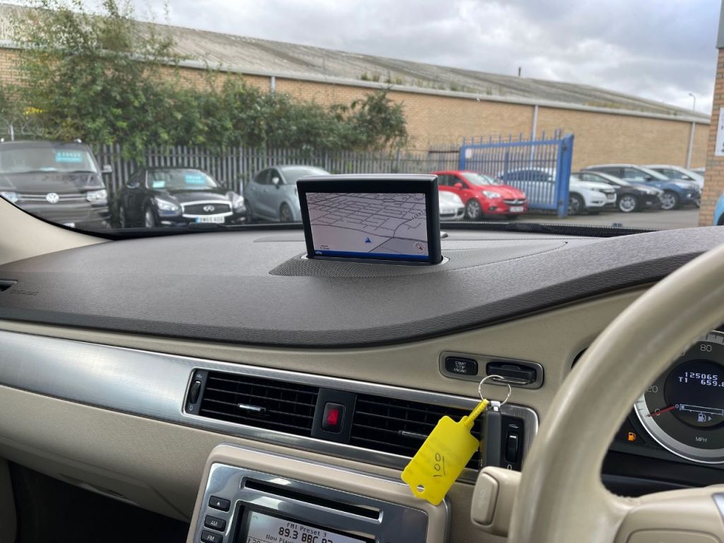 Used Volvo XC70 2011 for sale - 76395494: Photo 10