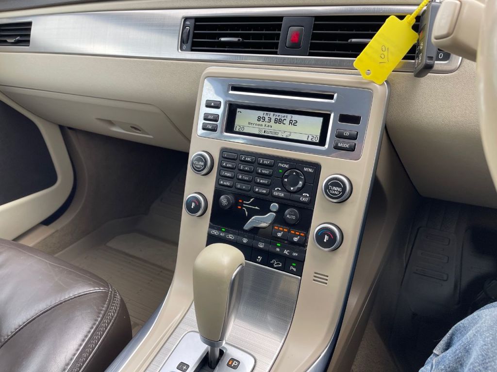 Used Volvo XC70 2011 for sale - 76395494: Photo 11