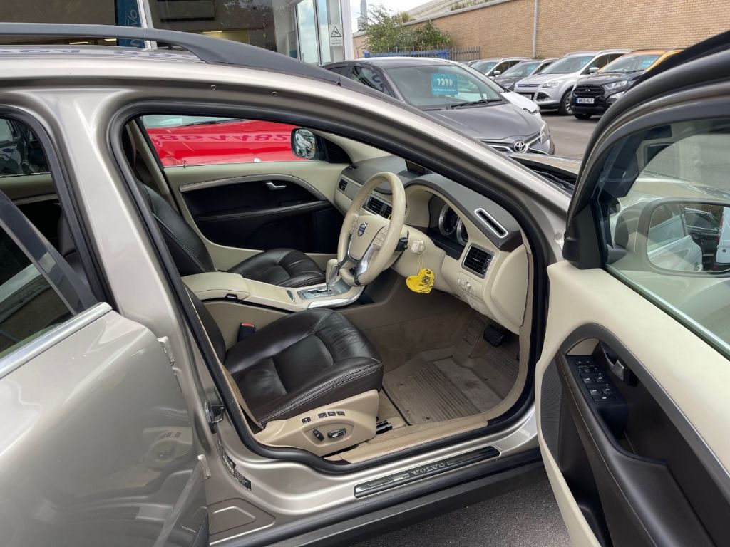 Used Volvo XC70 2011 for sale - 76395494: Photo 12