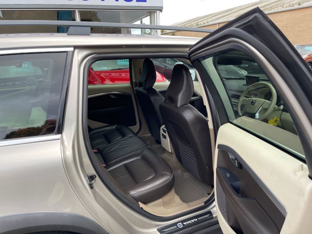 Used Volvo XC70 2011 for sale - 76395494: Photo 13