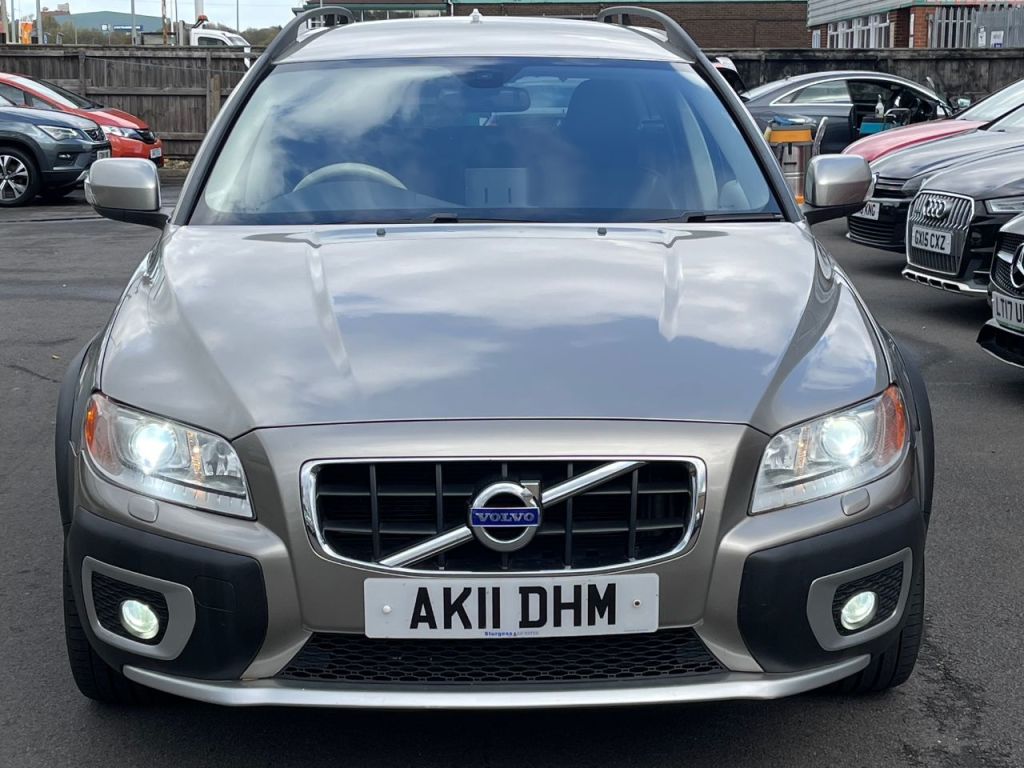 Used Volvo XC70 2011 for sale - 76395494: Photo 2