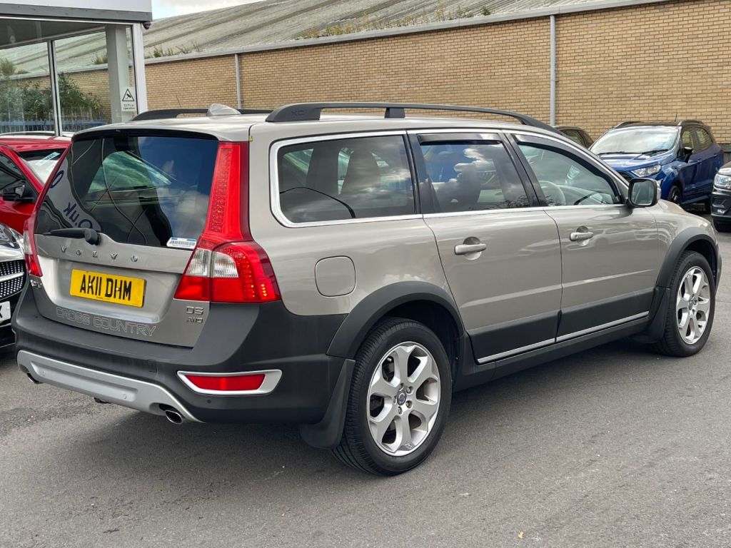 Used Volvo XC70 2011 for sale - 76395494: Photo 6