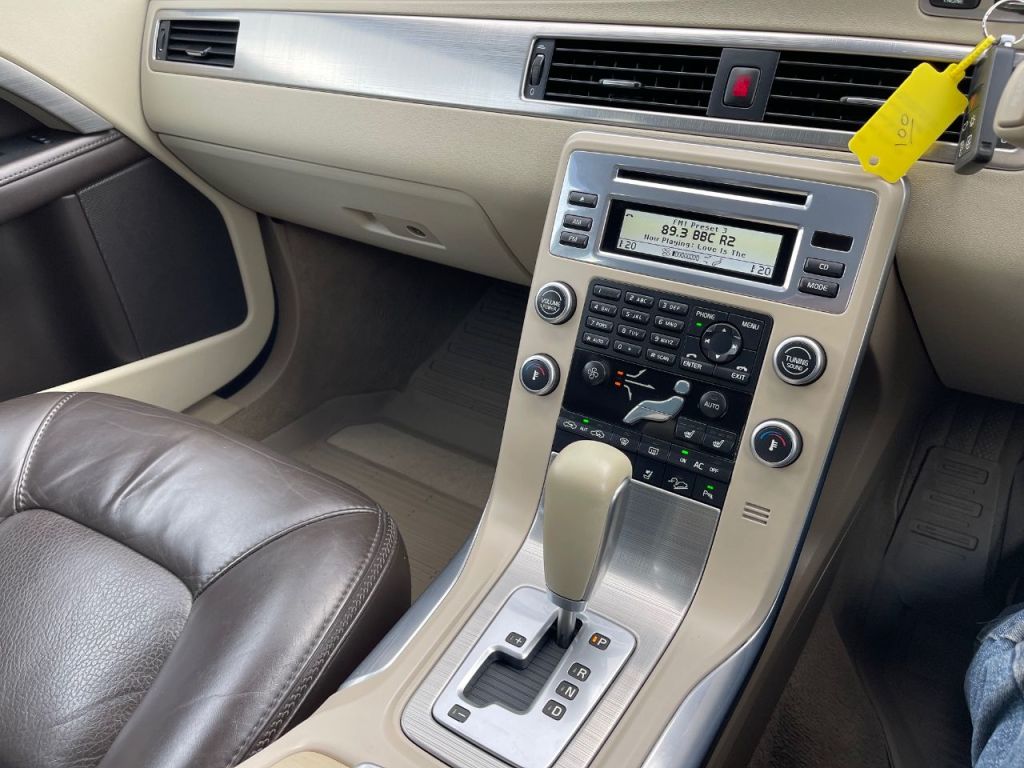 Used Volvo XC70 2011 for sale - 76395494: Photo 9