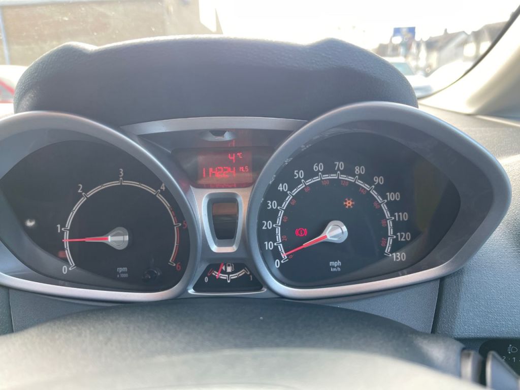 Used Ford Fiesta 2010 for sale - 76603809: Photo 12