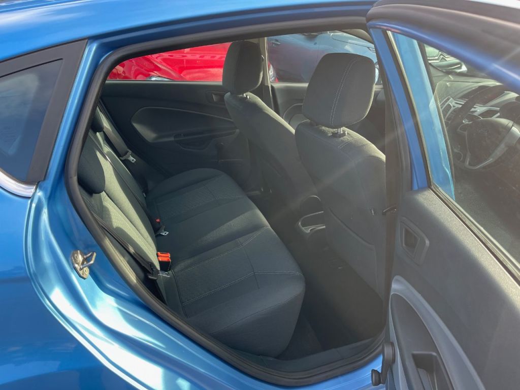 Used Ford Fiesta 2010 for sale - 76603809: Photo 8