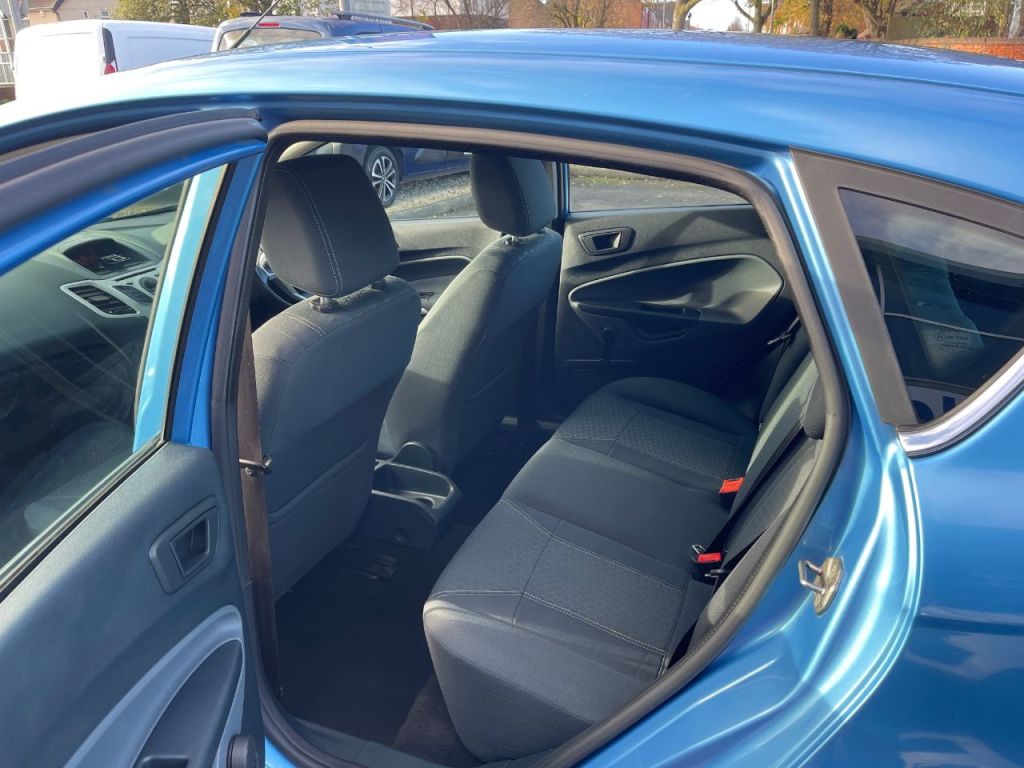 Used Ford Fiesta 2010 for sale - 76603809: Photo 9