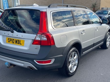 Used Volvo XC70 2010 for sale - 76184885: Photo 4