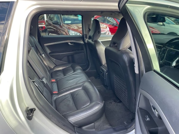 Used Volvo XC70 2010 for sale - 76184885: Photo 8