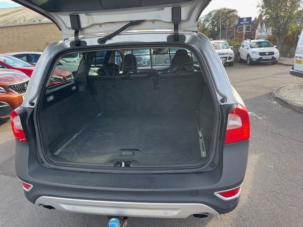 Used Volvo XC70 2010 for sale - 76184885: Photo 9