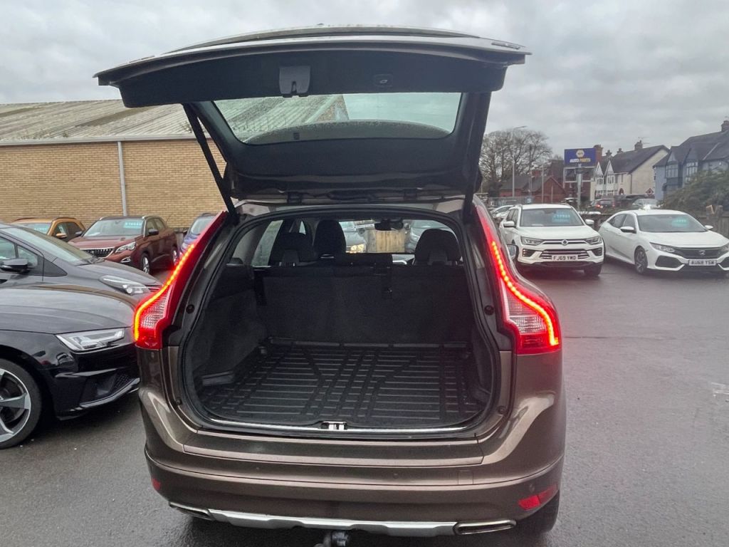 Used Volvo XC60 2014 for sale - 76558329: Photo 11