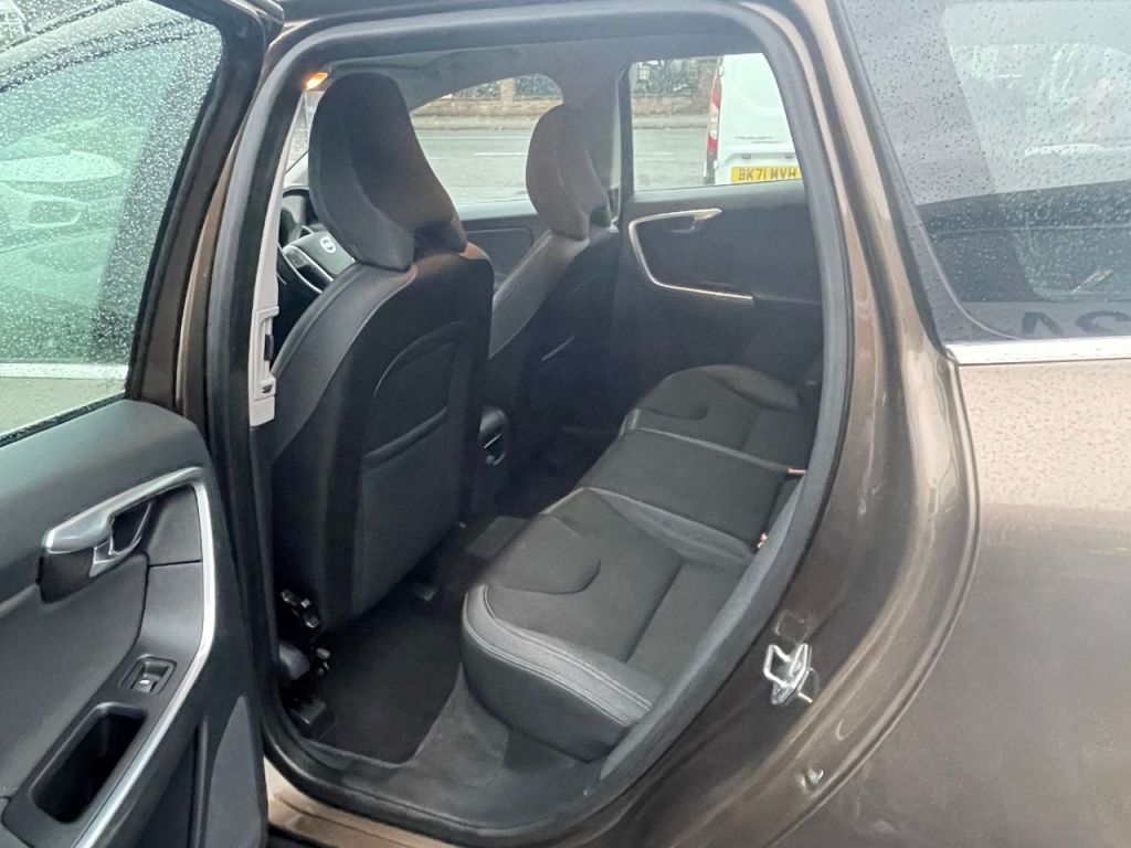 Used Volvo XC60 2014 for sale - 76558329: Photo 9