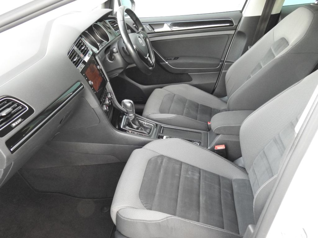 Used Volkswagen Golf 2017 for sale - 77088570: Photo 18