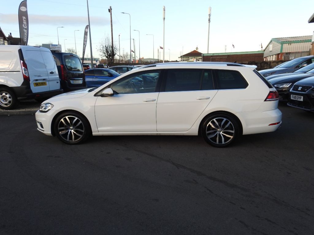 Used Volkswagen Golf 2017 for sale - 77088570: Photo 3
